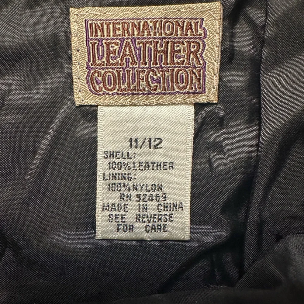 90s Leather Collection Black High Waisted Pleated Leather Short 11/12 - Picture 8 of 10